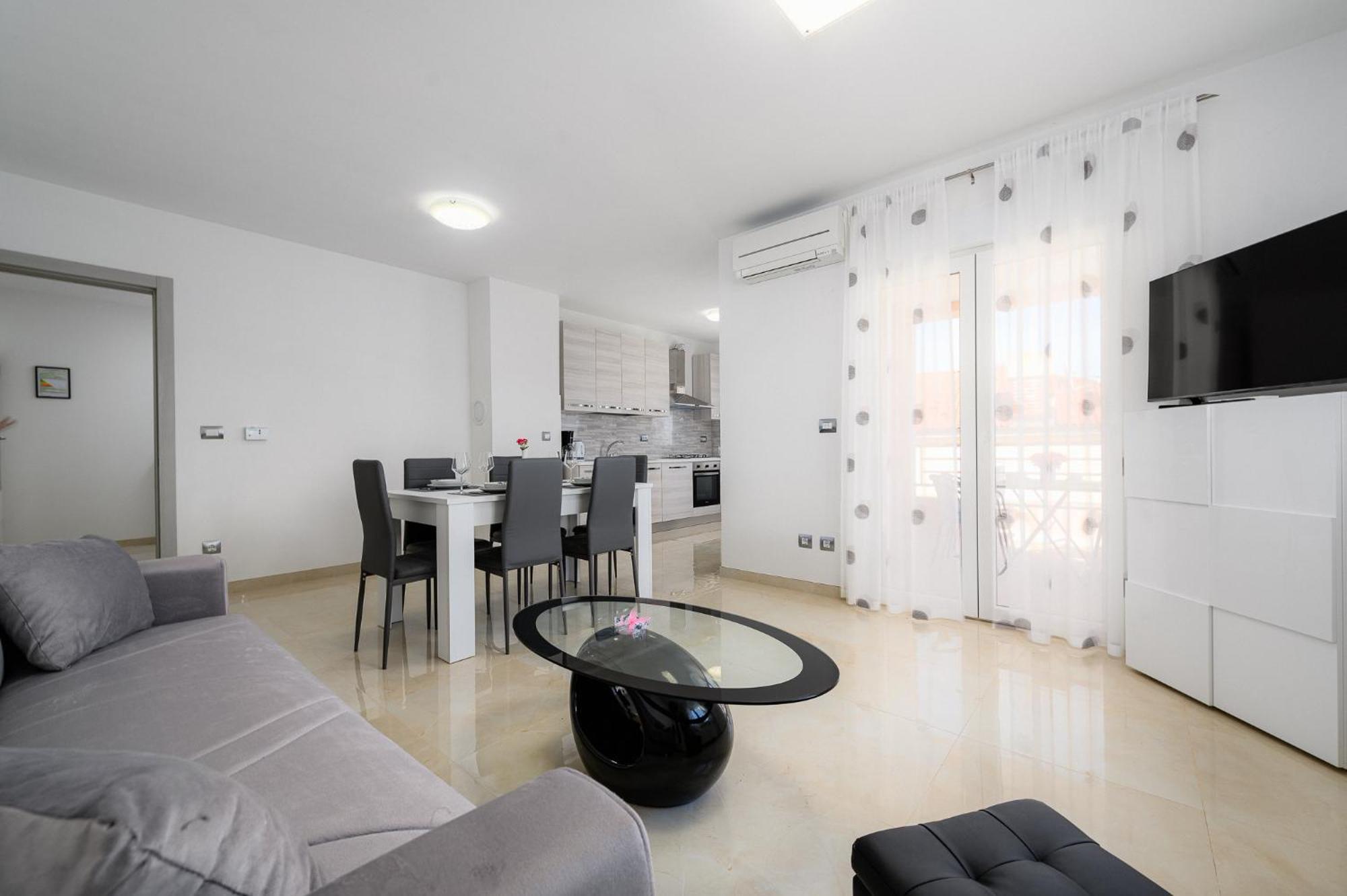 Stancija Amorozo 5 - Apartment N. 7 Porec Esterno foto