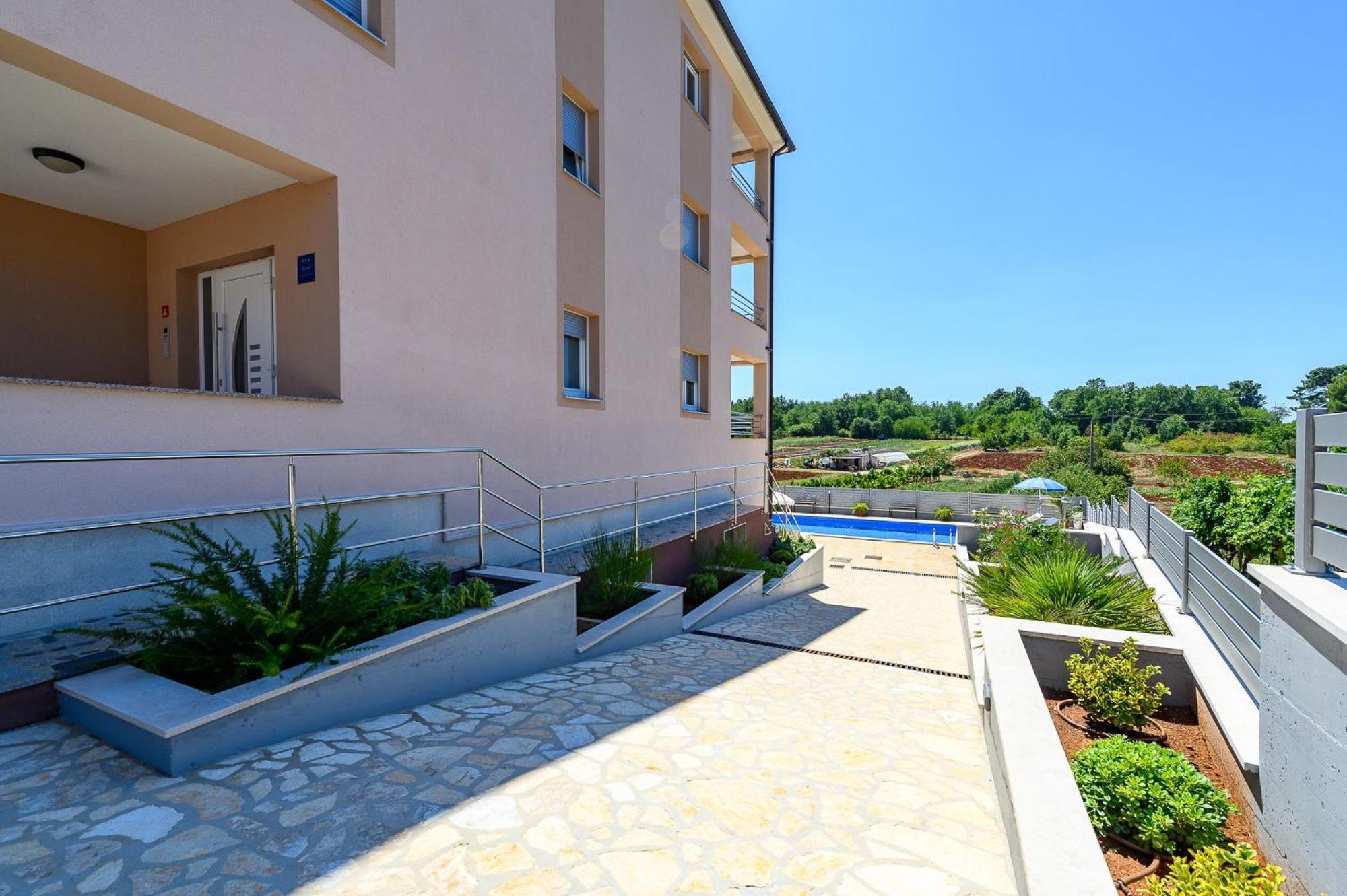 Stancija Amorozo 5 - Apartment N. 7 Porec Esterno foto